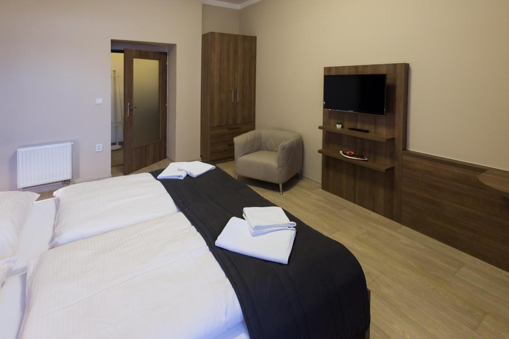 Penzion Apartmany Resident Poděbrady Buitenkant foto