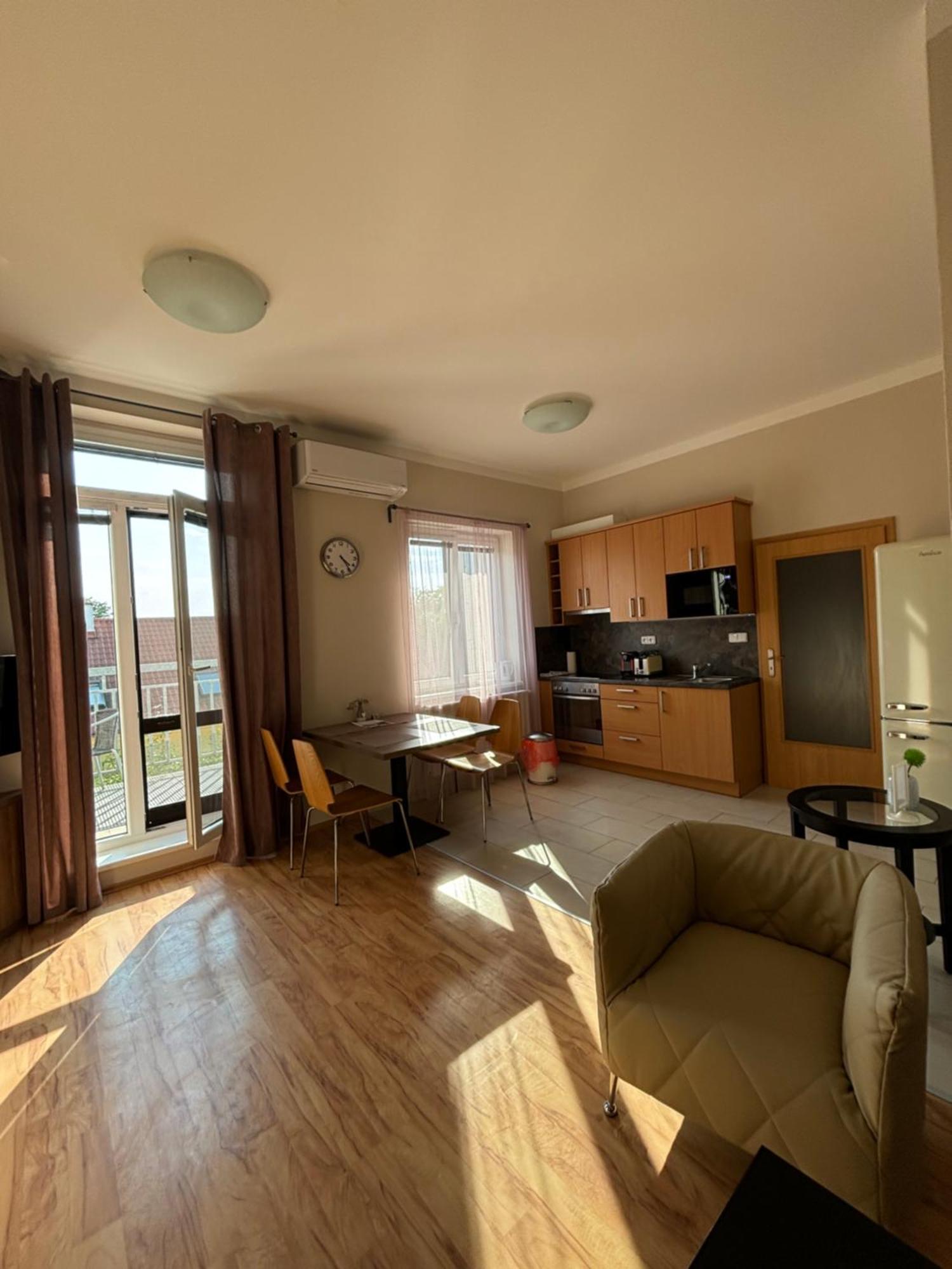 Penzion Apartmany Resident Poděbrady Buitenkant foto